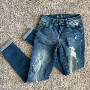 Blue Desire Women’s Mid Rise Skinny Jean Size 1 Medium Wash